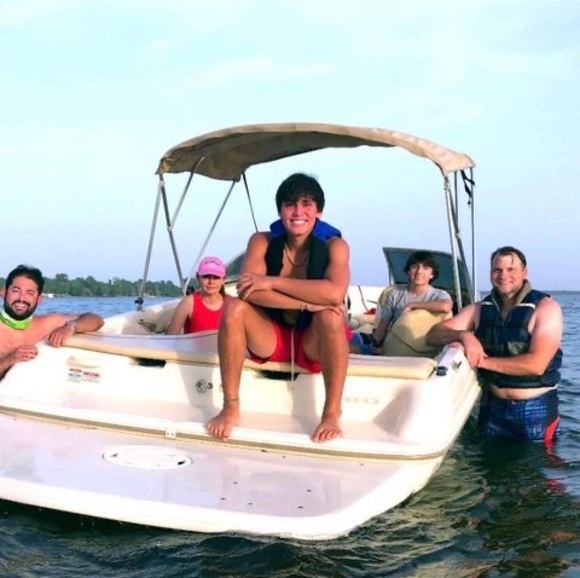 Meet your Posher, Luis - Picture 1 of 1